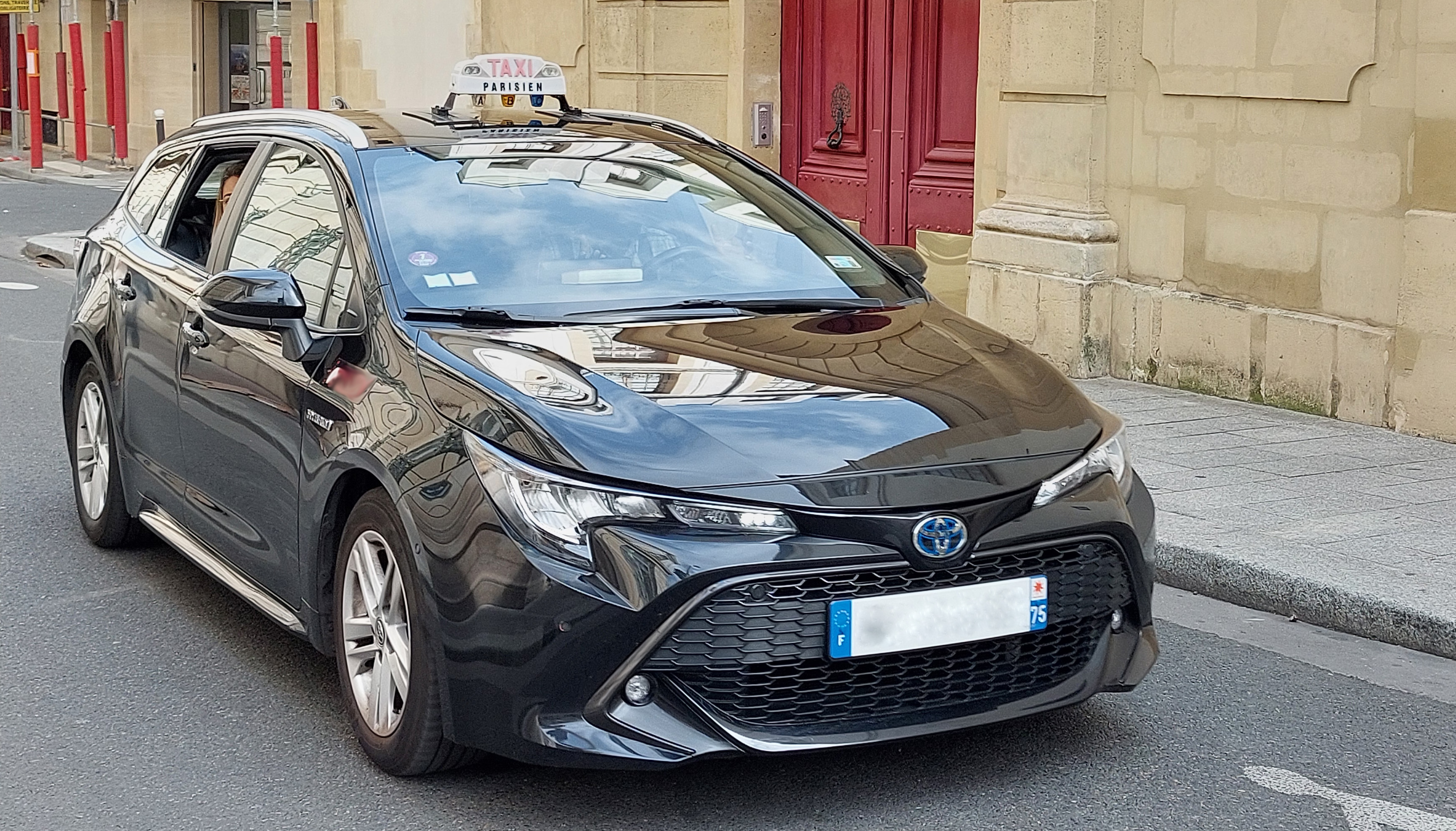 Berline type Toyota Corolla — 4 places